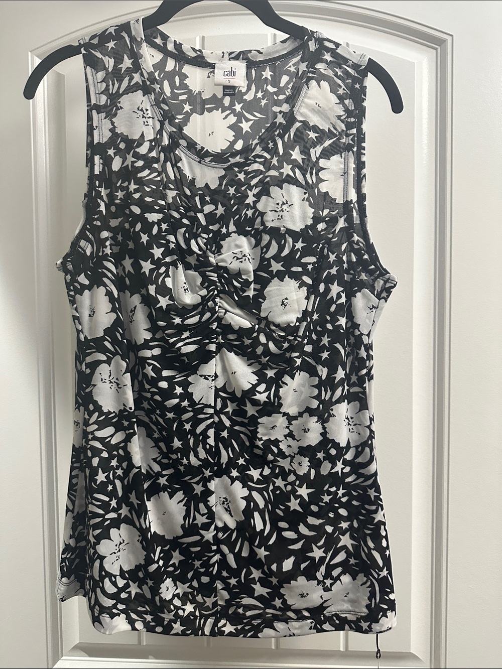 CAbi  6105 Flower Burst Black & White Floral Top - small - NWT